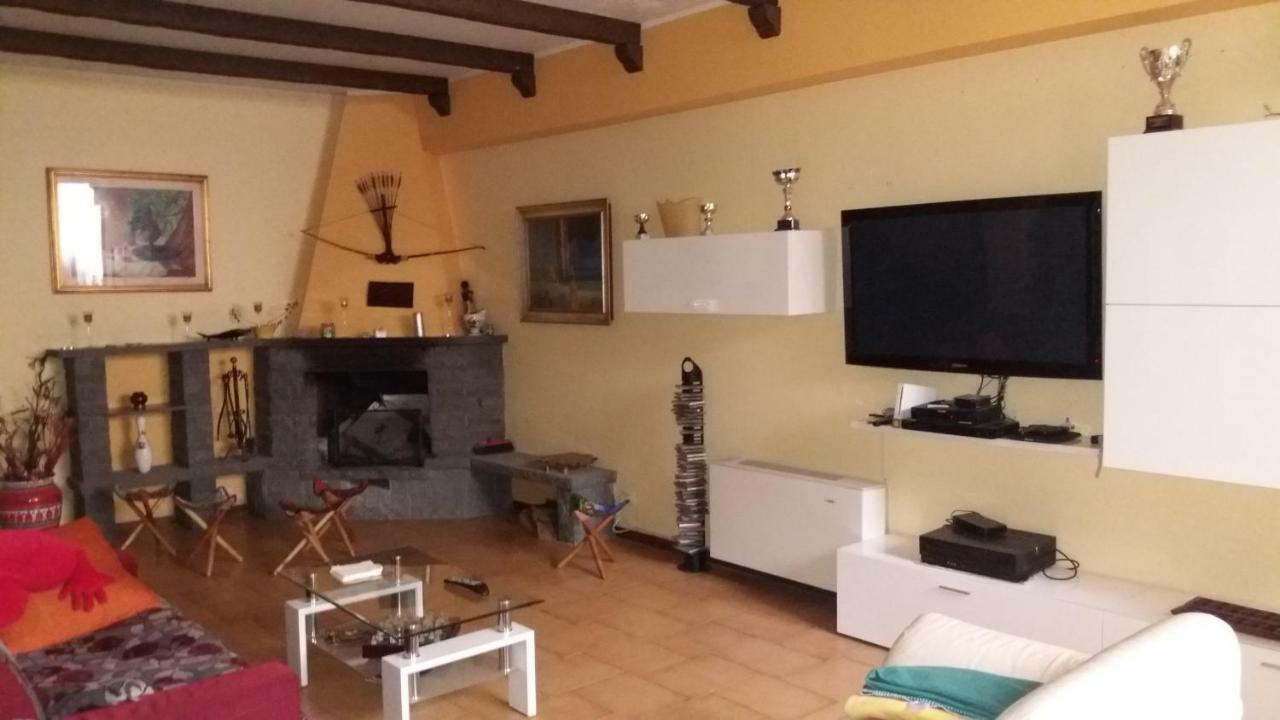 B&B Le Tre Rose Di Maria Pedara Exterior photo